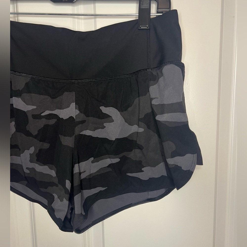 Athleta Black and Gray Camo Running Athletic Shorts - Picture 2 of 7